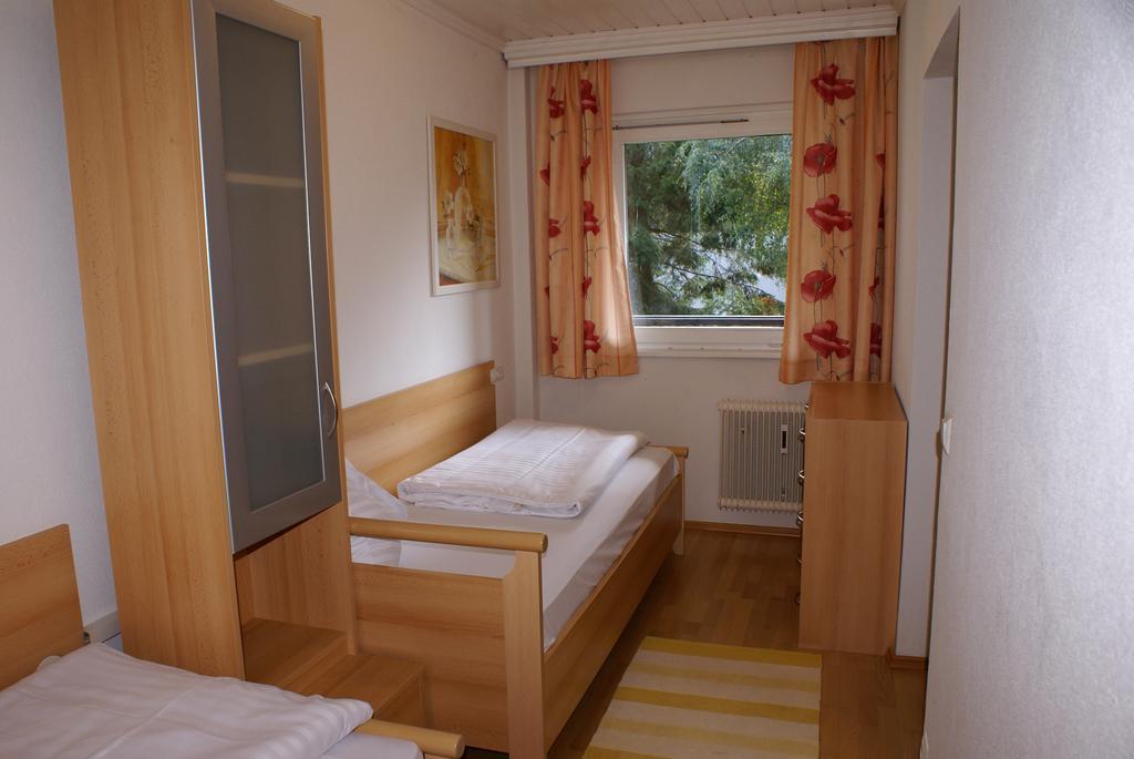 באד קליניקירשהיים Haus Kaernten חדר תמונה